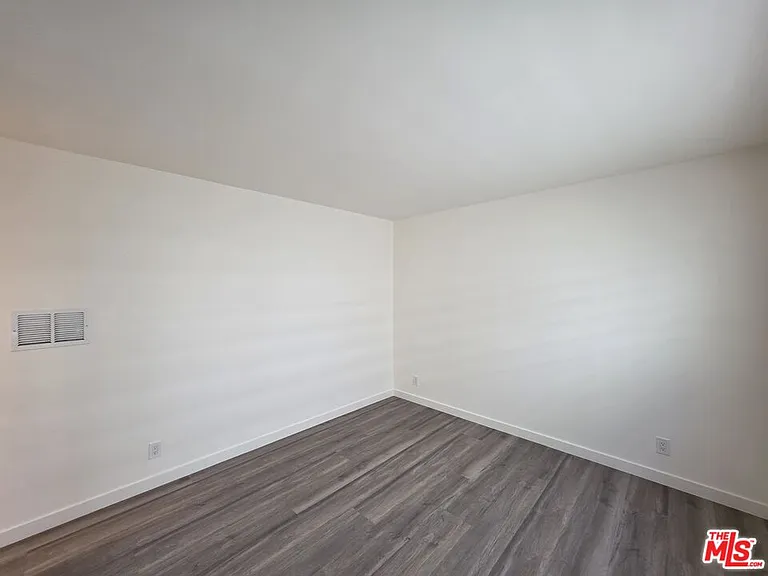 1433 Brockton Ave #4 — Photo 16