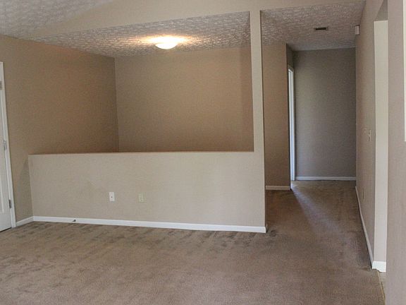 3rd image of 69 Pamela Dr