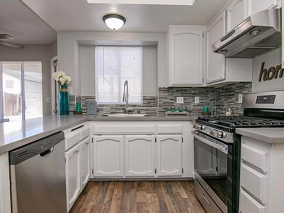 4th image of 819 W Avenue H5