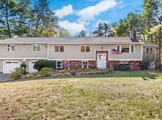 29 East St, Pepperell, MA 01463