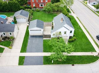 400 Lindley Ave, Westmont, IL 60559
