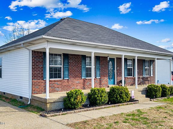 2nd image of 492 Gentry Ln