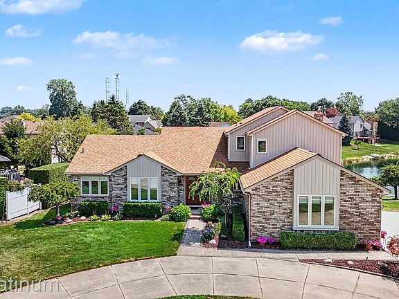 2nd image of 46916 Spruce Dr