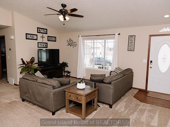 3rd image of 402 Switchgrass St