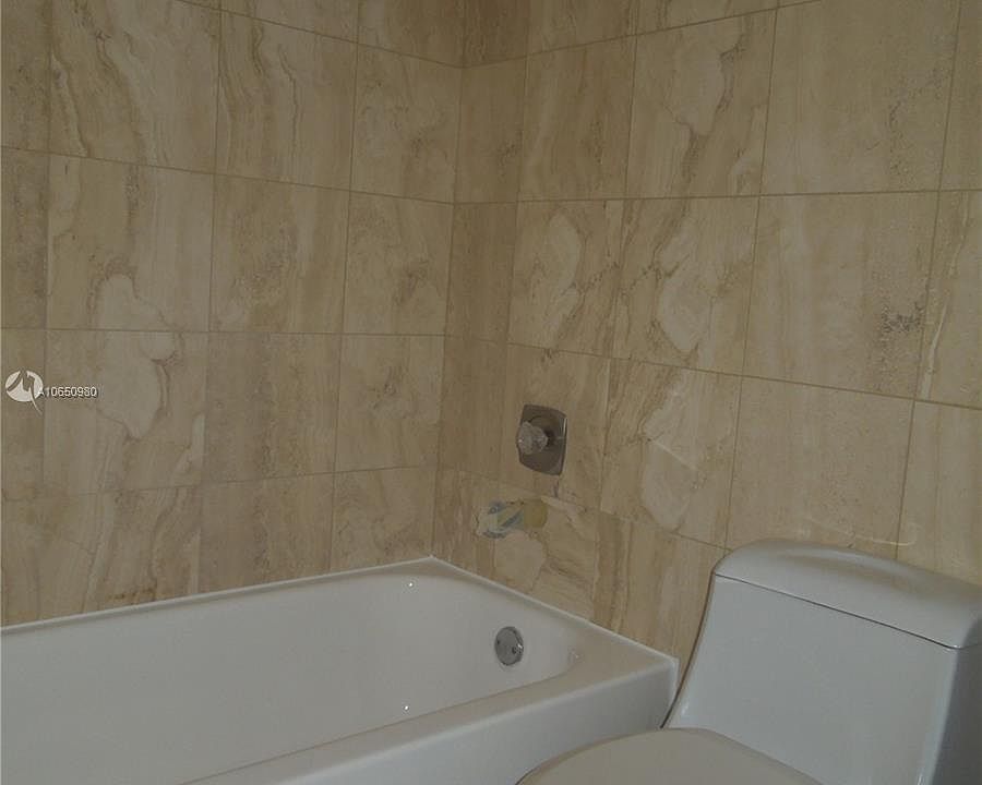 1st image of 10106 Twin Lakes Dr
