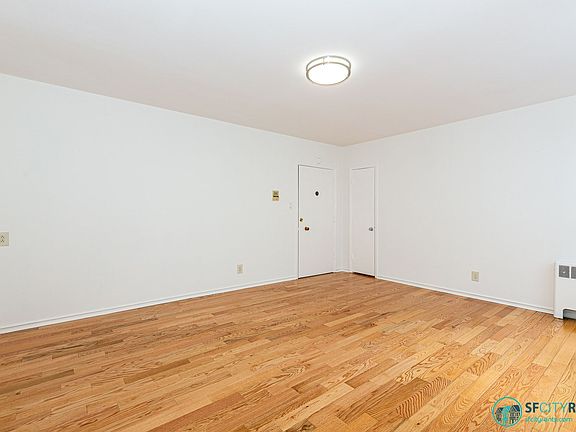 5th image of 1685 Chestnut St #204