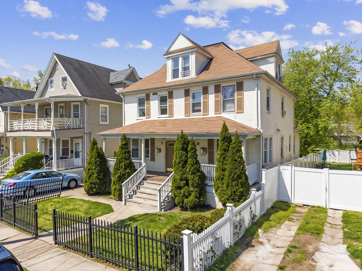 Building Photo - 130 Park Ave #1L