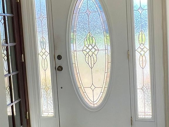 5th image of 100 Royal Oak Dr