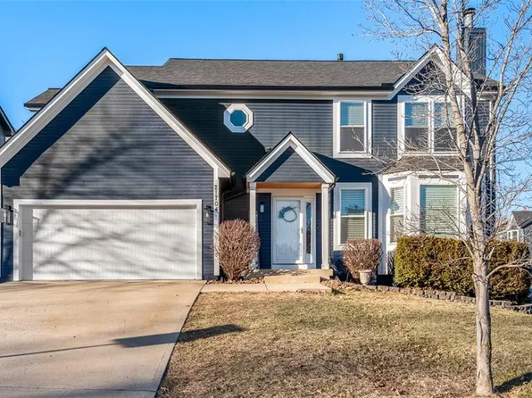 21704 W 49th St, Shawnee, KS 66226