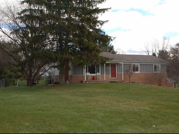 2nd image of 2918 Sun Terrace Dr