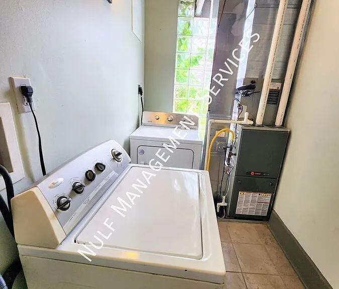 369 Main St #2 — Photo 9