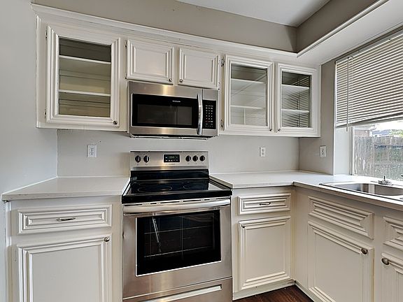 4th image of 2902 Cumberland Dr