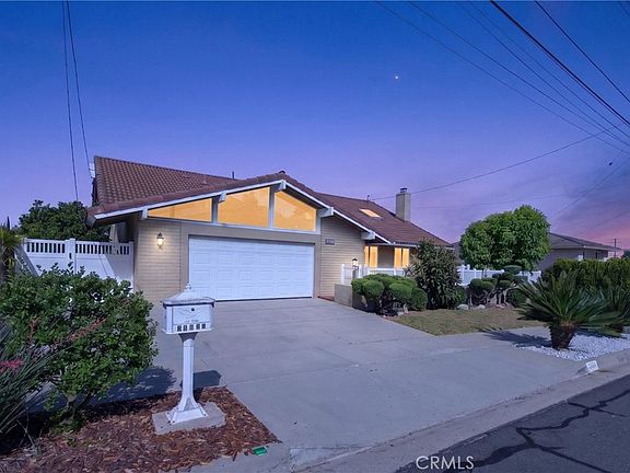 3rd image of 28027 Braidwood Dr