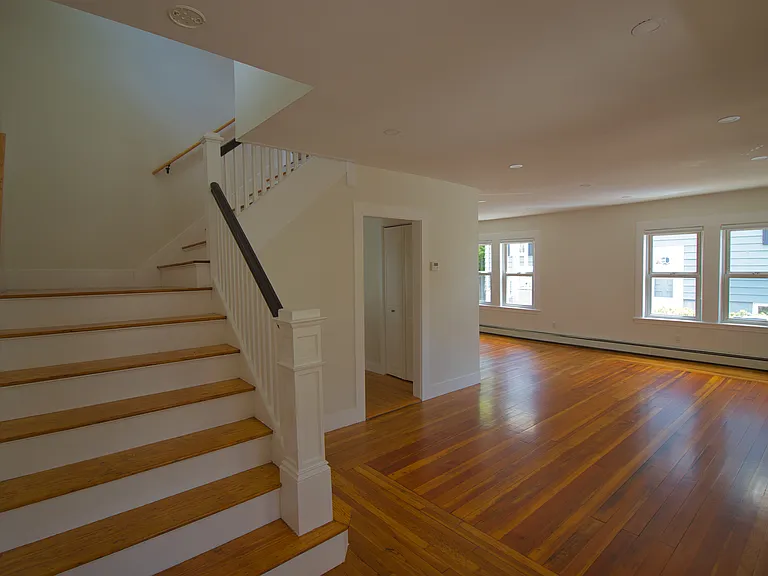 40 Dean Ave — Photo 9
