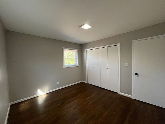 5th image of 652 Forest Ridge Dr SE