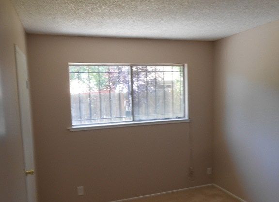 4th image of 355 Las Animas Cir