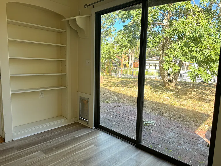 2607 Meadow Brook Dr — Photo 12
