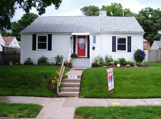 1624 E Pleasant St, Davenport, IA 52803