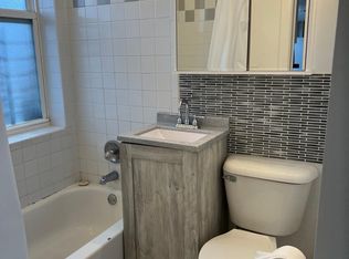 3213 W Beach Ave #2B, Chicago, IL 60651