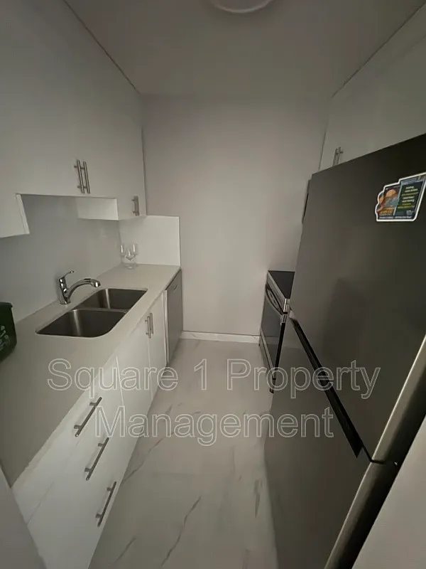 1 bed, 1.0 bath, $1,350 — Photo 3
