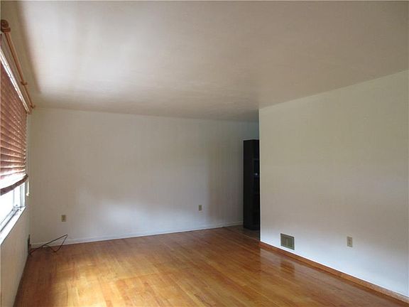 5th image of 513 Beechwood Dr