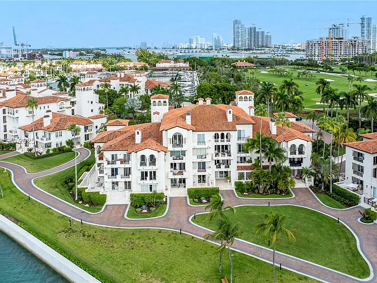 2332 Fisher Island Dr #4302 — Photo 44