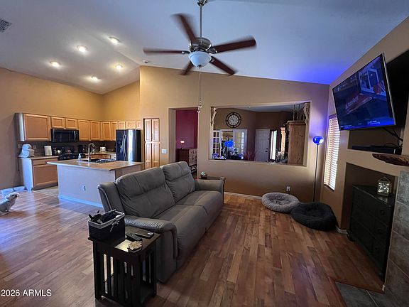 4th image of 40220 N PATRIOT Way N
