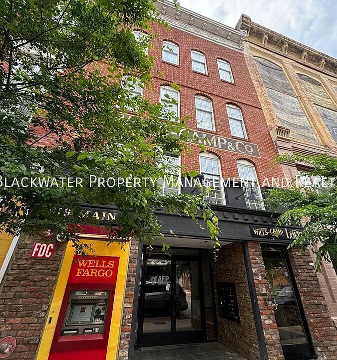 819 Main St #2