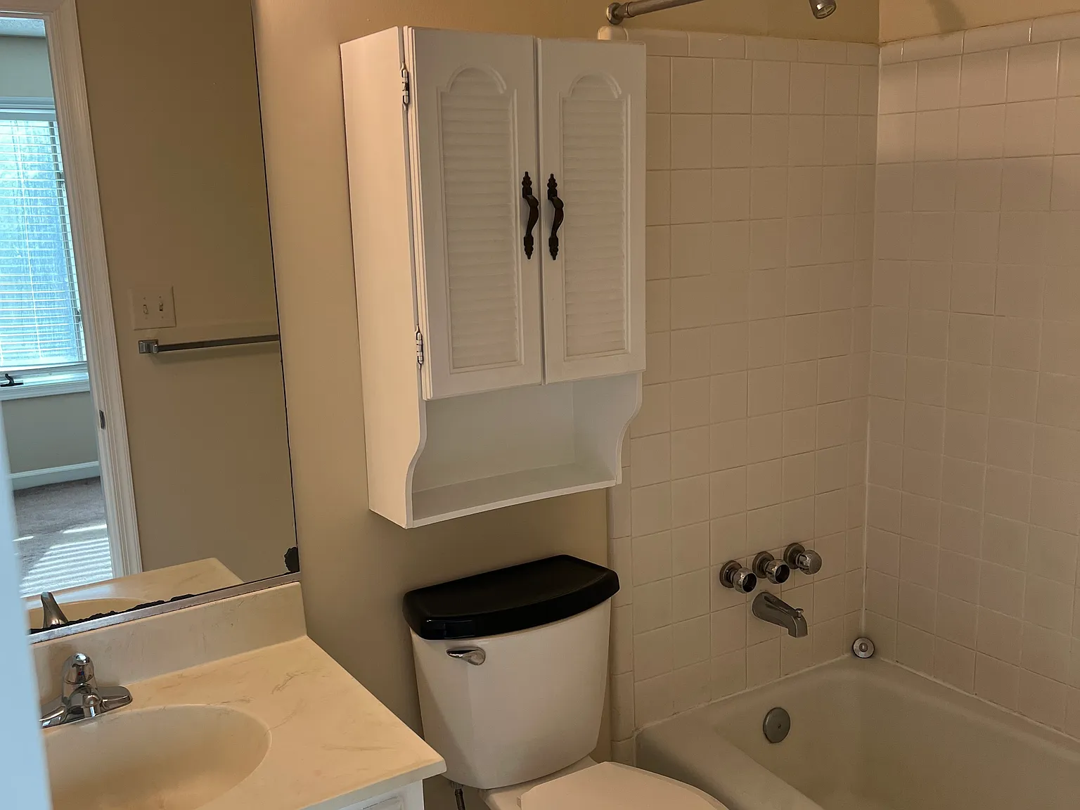 2 bed, 1001 sqft, $1,400 — Photo 4