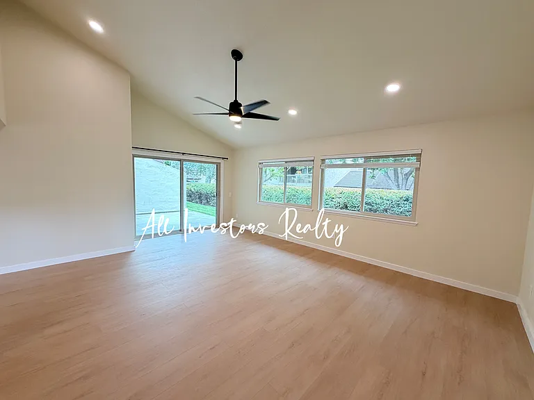 4603 Driftwood Cir #1 — Photo 8