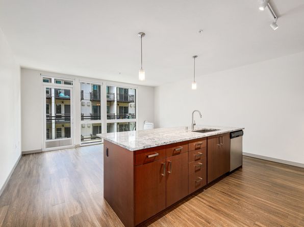 105 Warren Ave N APT 602