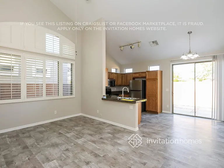 9912 E Escondido Ave — Photo 2