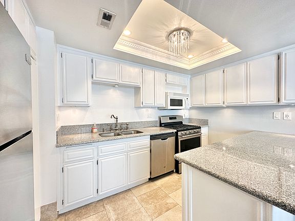 4th image of 1136 S Shenandoah St APT 203