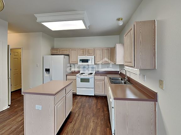 3rd image of 3544 Sumter Glade