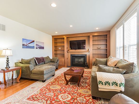 1st Floor Family Room