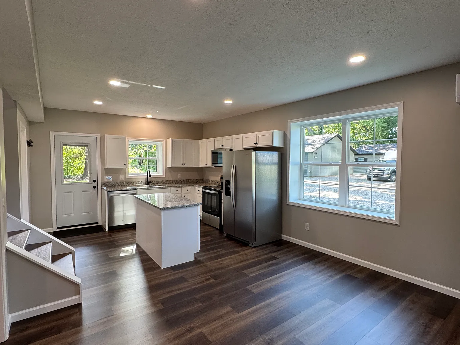 2 bed, 975 sqft, $1,750 — Photo 3