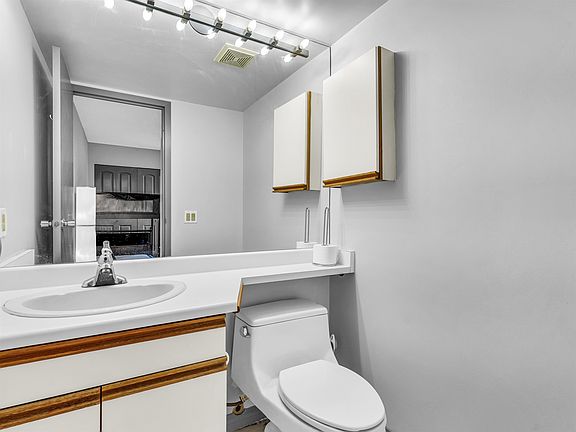 3rd image of 3980 Carrigan Ct #202