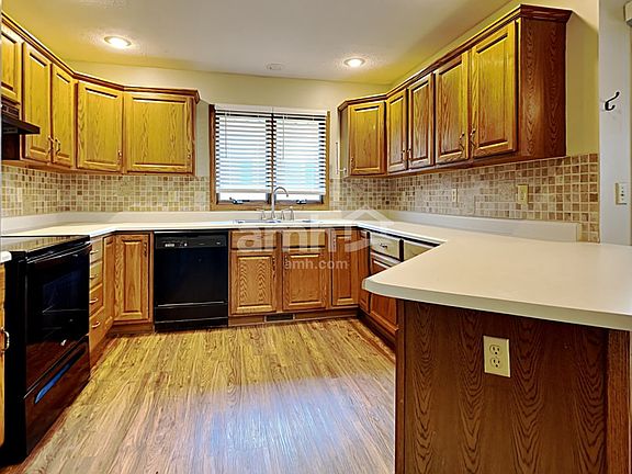 3rd image of 3260 Redbud Dr
