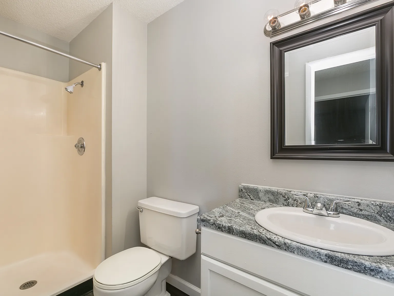 Eastview Apartments — Photo 4