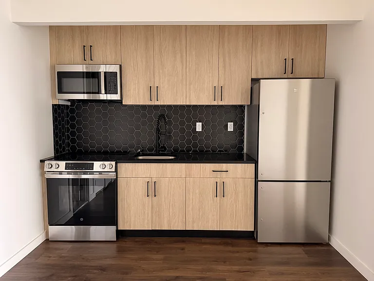 1529 Brooklyn Ave #2B — Photo 1