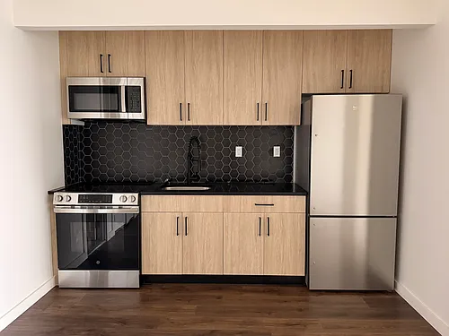1529 Brooklyn Ave #2B Photo 1