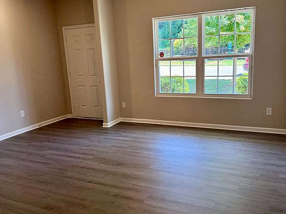 5th image of 937 Joselynn Dr