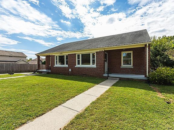 2nd image of 1738 Courtney Ave #1740