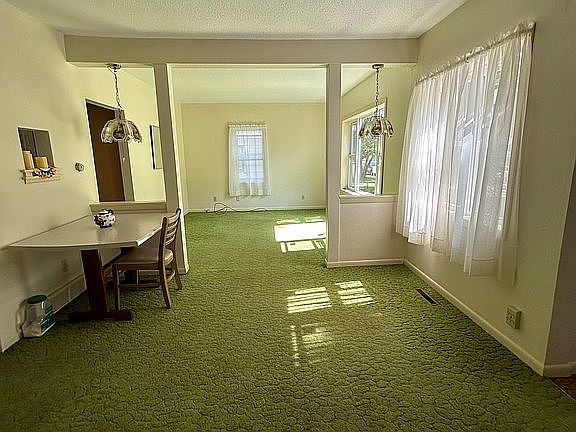 Dining to living room 