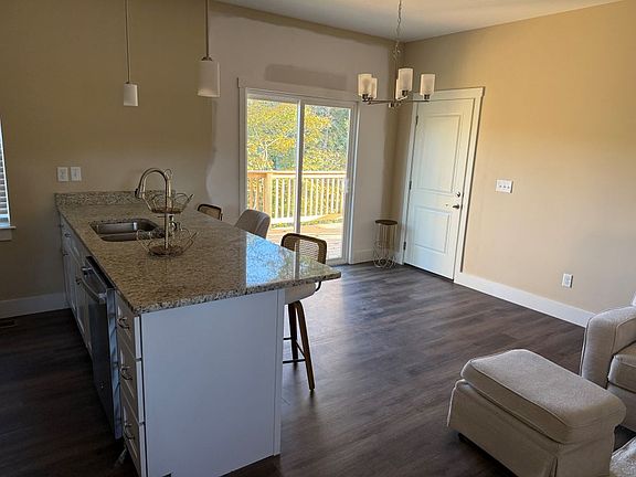 4th image of 6566 Esquire Dr