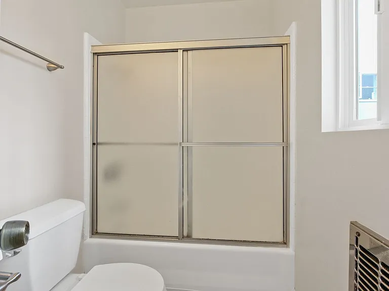 10900 Santa Monica Blvd, prime Westwood! — Photo 16