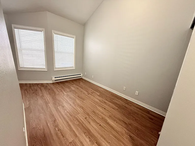 Ludlow Apartments — Photo 46