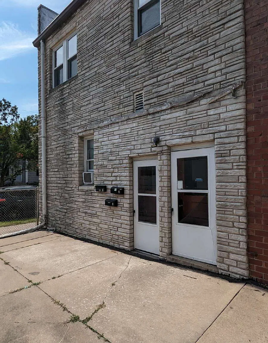 2 bed, 1.0 bath, 650 sqft, $800 — Photo 4