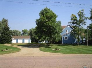 695 E 6th St, Parker, SD 57053