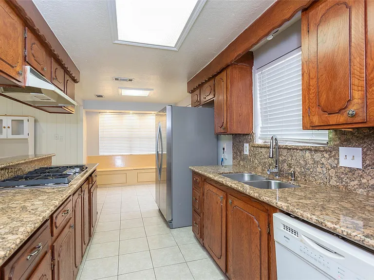 2921 Chicago St — Photo 15